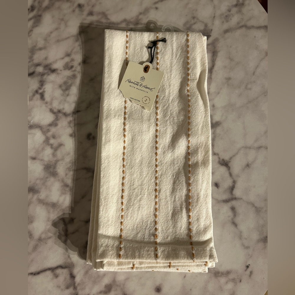 NWT Hearth and Hand dish towels